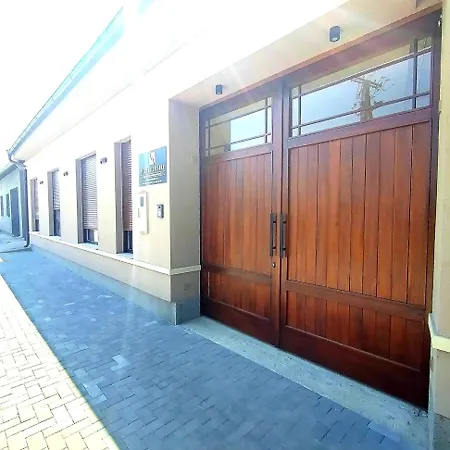 Karlovcanka Smestaj U Centru Sremskih Karlovaca Lejlighed *