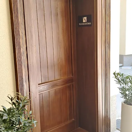 Karlovcanka Smestaj U Centru Sremskih Karlovaca *