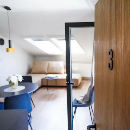 Karlovcanka Smestaj U Centru Sremskih Karlovaca *