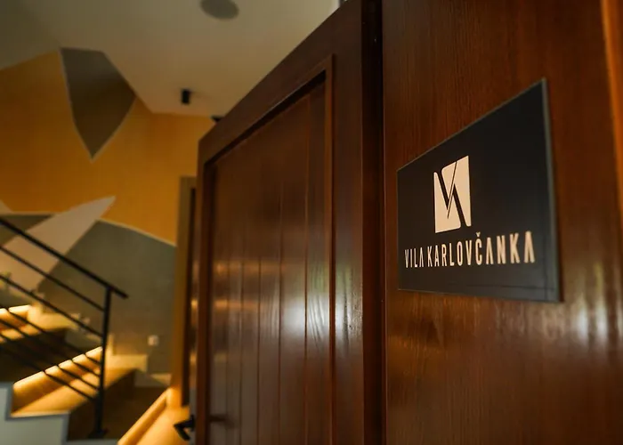 Karlovcanka Smestaj U Centru Sremskih Karlovaca * 스렘스키카를로브치