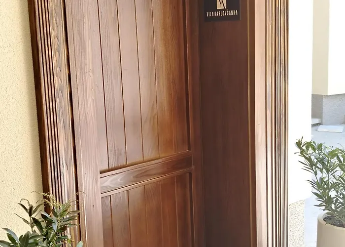 Karlovcanka Smestaj U Centru Sremskih Karlovaca *