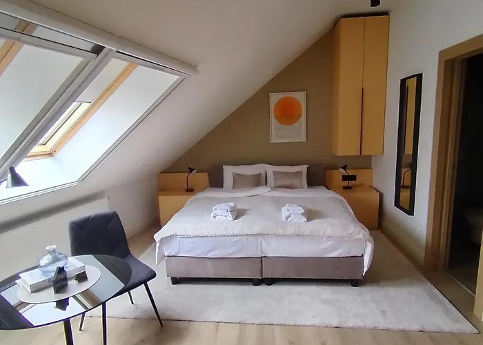 Karlovcanka Smestaj U Centru Sremskih Karlovaca * 스렘스키카를로브치